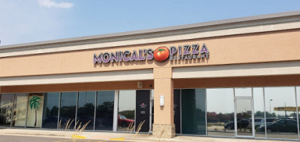 Monical's Pizza outside