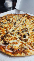 Richards Pizza food