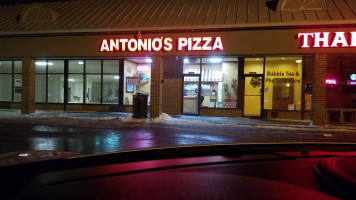 Antonio's Pizzeria Loschiavo food