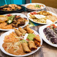 Cuco's Taqueria food