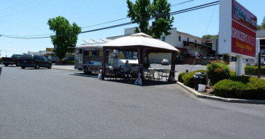 Pablito's Burrito Express outside