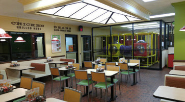 Del Taco inside