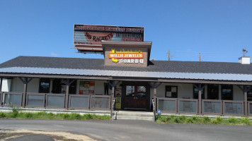 Willie Jewell's Old School -b-q food