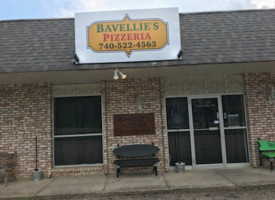 Bavellie's Pizzeria food