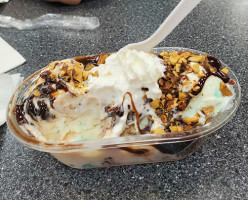 Braum's Ice Cream Dairy Store food