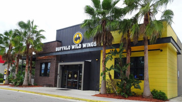 Buffalo Wild Wings outside