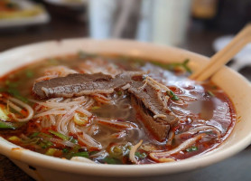 Simply Pho food