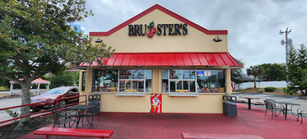 Bruster's Real Ice Cream outside