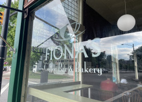 Fiona's Coffee Bakery outside