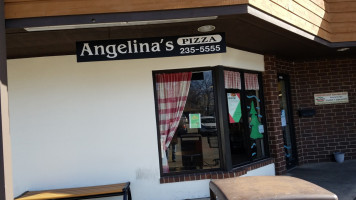 Angelina's Pizza outside