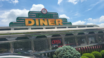 Rhonda's Emerald Diner inside