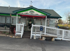 Rhonda's Emerald Diner outside