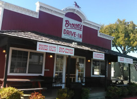 Brown's Drive In outside