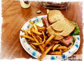 Schultz Country Store And Barnside Cafe food