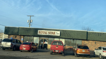 Royal Star Diner outside