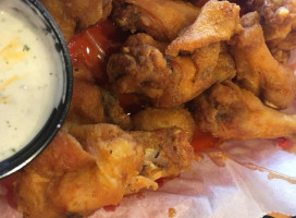 Massey's Pizza Sports Wings food