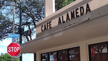 Cafe Alameda outside