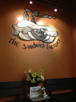 The Sandwich Factory outside