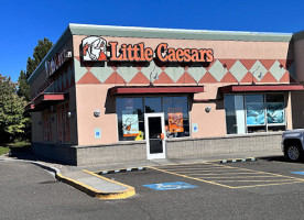 Little Caesars Pizza outside