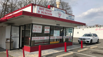 Johnny Mac's Nc Style Bbq outside