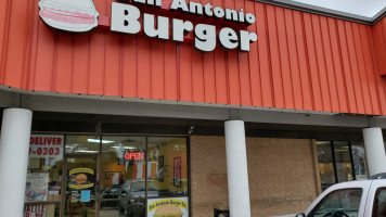 San Antonio Burger outside