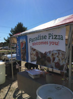 Paradise Pizza outside