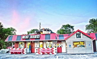 Speedtrap Diner outside