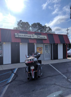 Speedtrap Diner outside