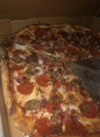 Brother's Pizza food