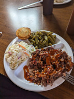 Bubba's Smokehouse food