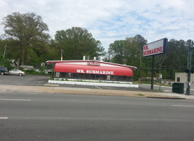 Mr Submarine outside