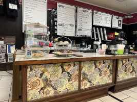 Plain Fancy Sandwich Shoppe In Sulphur Spr food