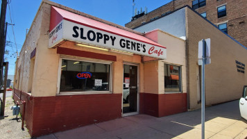 Sloppy Genes Cafe outside