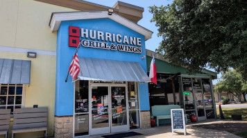 Hurricane Grill Wings outside