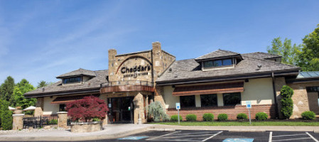 Cheddar's Scratch Kitchen outside