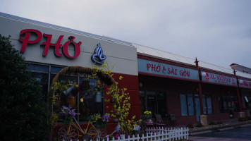 Pho Saigon outside