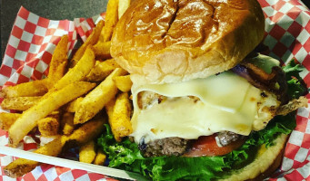 Carytown Burgers Fries Lakeside outside