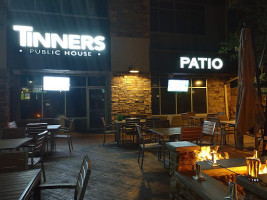 Tinner's Public House food