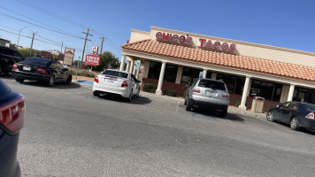 Chico's Tacos outside