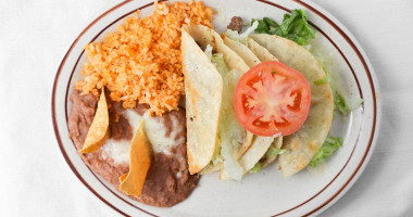 Avila's Mexican Food food