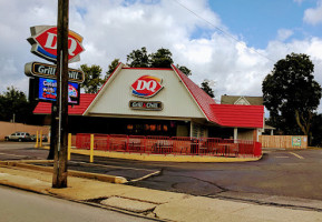 Dairy Queen Grill Chill outside