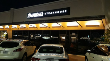 Dunston's Steak House outside