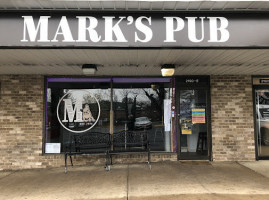 Mark's Pub outside