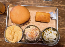 Stubb's -b-q food