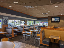 Culver's inside