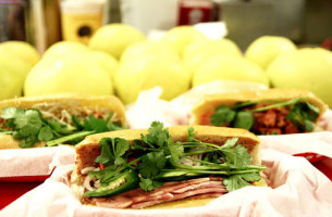 Nhu Lan Sandwich Shop food