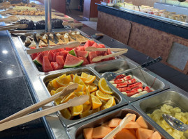 Niagara Falls Buffet food