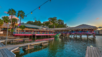 Hula Hut food