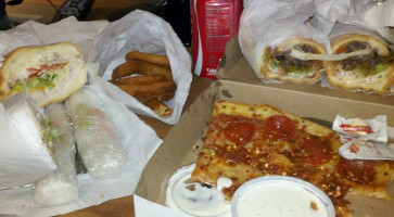 Georgee's Pizza food