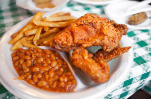 Gus’s World Famous Fried Chicken outside